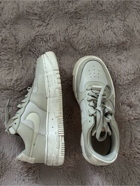 Nike Kids Low-Top Sneakers - Light Gray/Cream